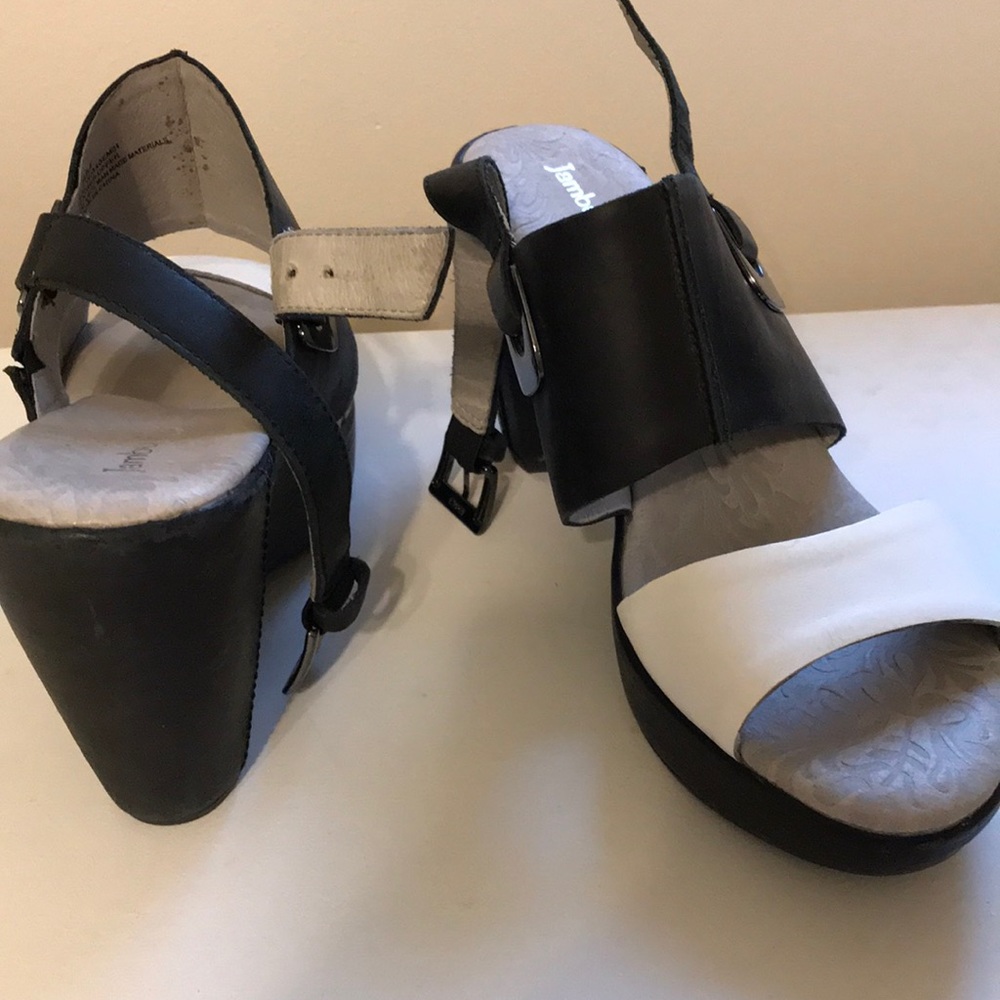 Jambu sandals